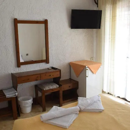 Hotel Lefkes Paralía Skotínis