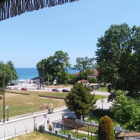 Lefkes 2* Paralía Skotínis