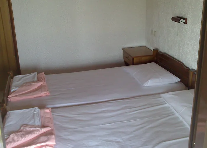 Lefkes Hotel 2*