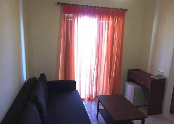 Lefkes Hotel 2*