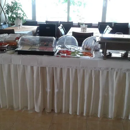 Hotel Lefkes Paralía Skotínis