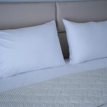 Hotel Lefkes Paralía Skotínis