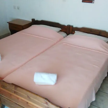 Lefkes Hotel