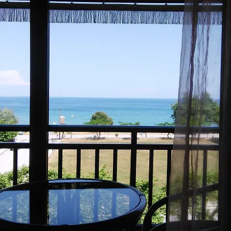 Hotel Lefkes Paralía Skotínis