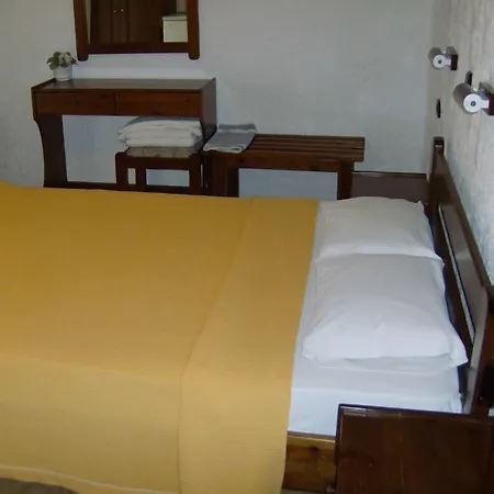 Hotel Lefkes 2*