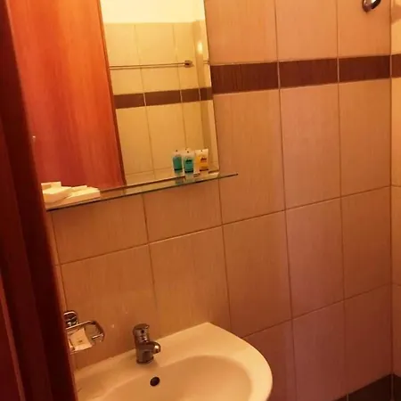 Hotel Lefkes 2*