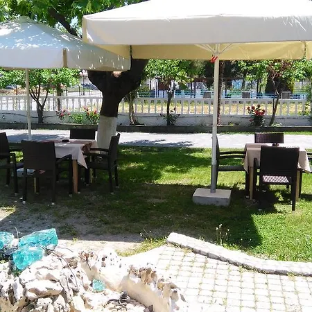 Lefkes Paralia Skotinis