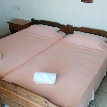 Hotel Lefkes 2*