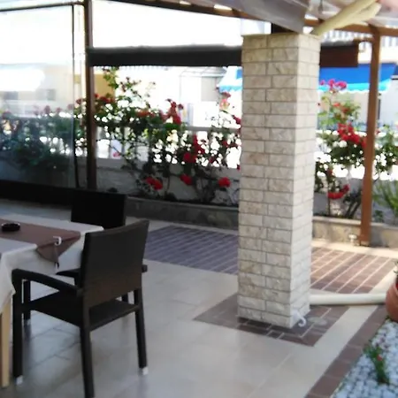 Lefkes Hotel 2*