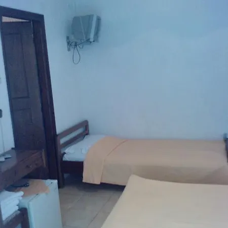 Hotel Lefkes 2*
