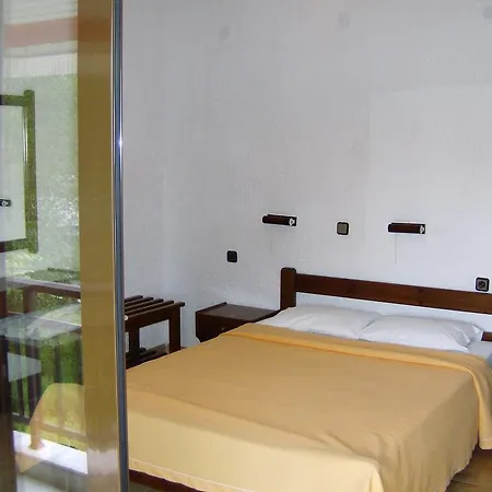 Lefkes Paralia Skotinis