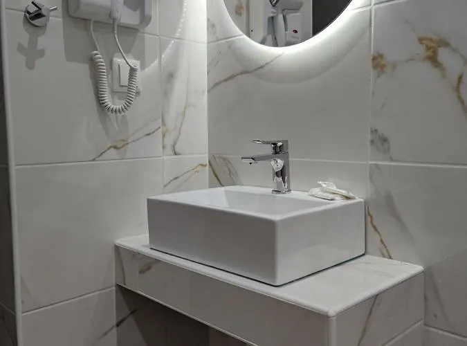 酒店 Lefkes Paralía Skotínis