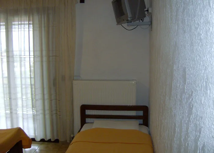 Lefkes Hotel Paralía Skotínis