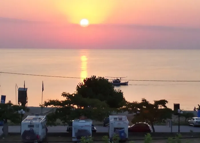 Lefkes Hotel Paralía Skotínis