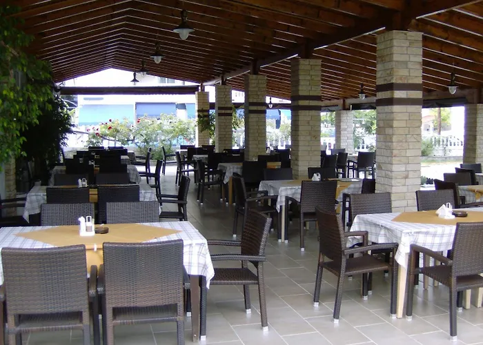 Lefkes فندق