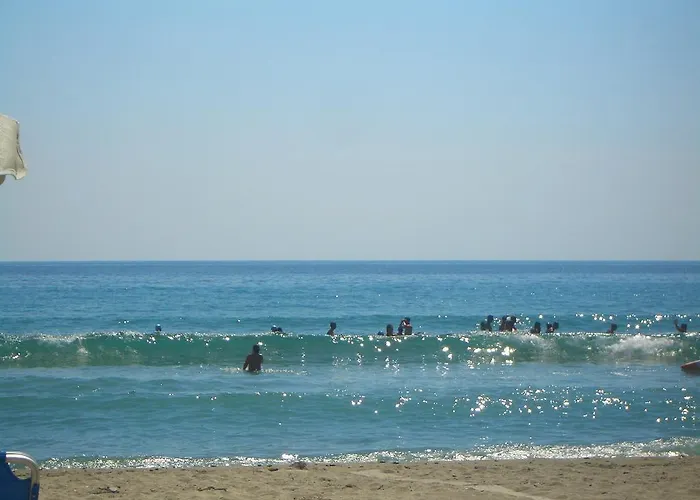 فندق Lefkes 2*
